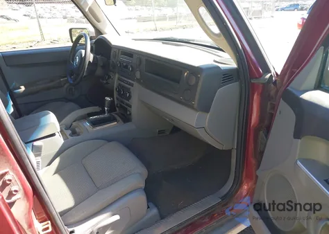 2007 Jeep Commander Sport z USA, uszkodzony, nr VIN 1J8HH48P27C553755